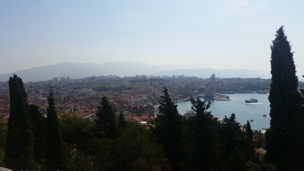 A Small Apartment For A Great Vacation "Ludi" Split Eksteriør bilde