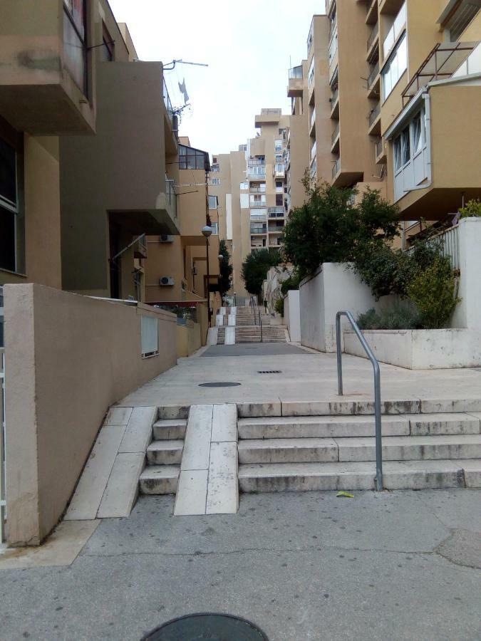 A Small Apartment For A Great Vacation "Ludi" Split Eksteriør bilde