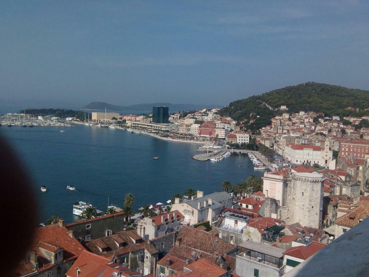 A Small Apartment For A Great Vacation "Ludi" Split Eksteriør bilde